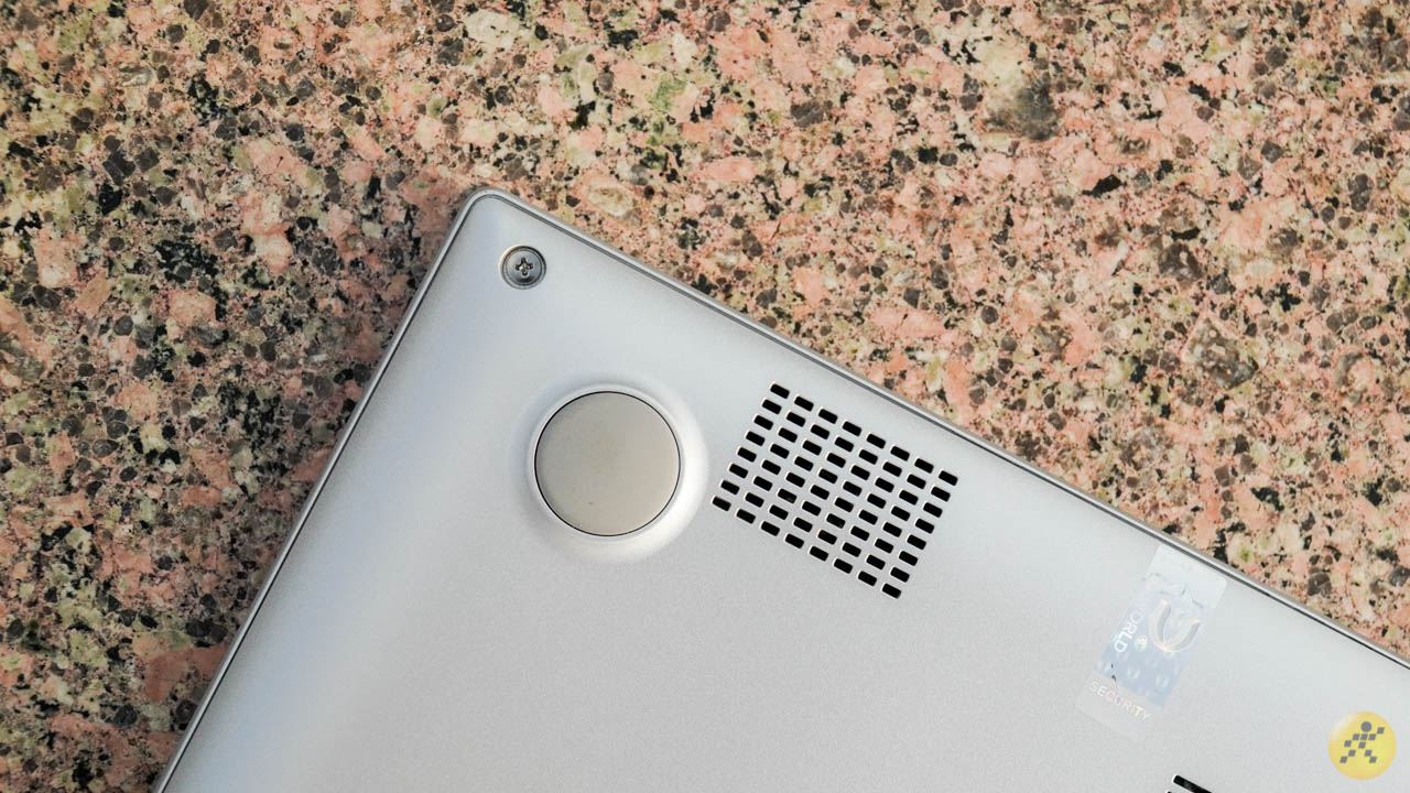 Thiết kế loa trên ASUS VivoBook A415EA Thiết kế loa trên ASUS VivoBook A415EA