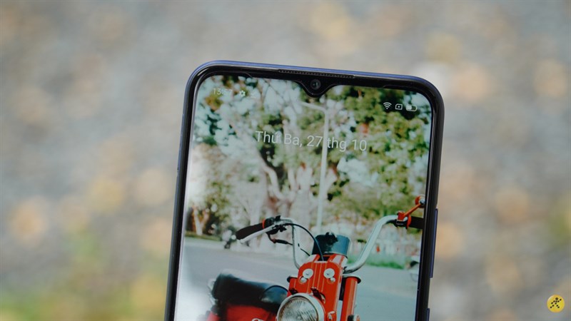 Camera sefile của Realme C15 với thiết kế giọt nước