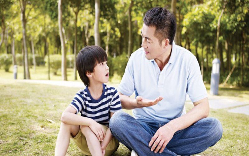 Nên trò chuyện, tâm sự nhiều hơn với trẻ Nên trò chuyện, tâm sự nhiều hơn với trẻ