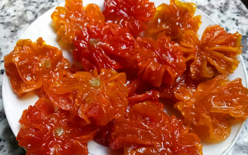 2 ways to make delicious tomato jam, beautifully colored to treat guests on New Year’s Day