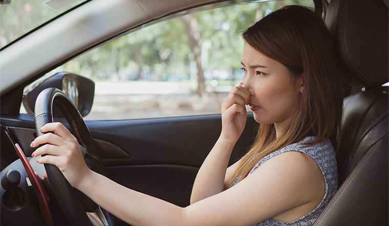 Cách khử mùi thuốc lá trong xe ô tô cực hay