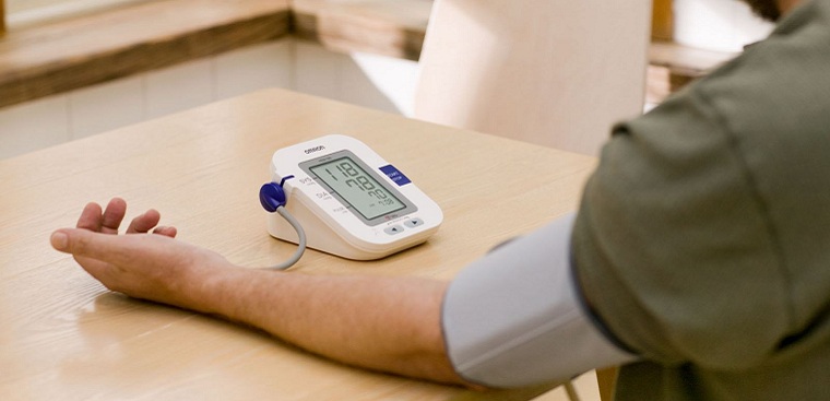 Những yếu tố nào có thể làm tăng huyết áp?
