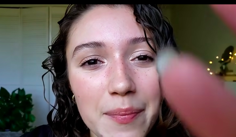 5 kênh youtube ASMR về chủ đề trang điểm (makeup) nổi tiếng, nhiều ngư
