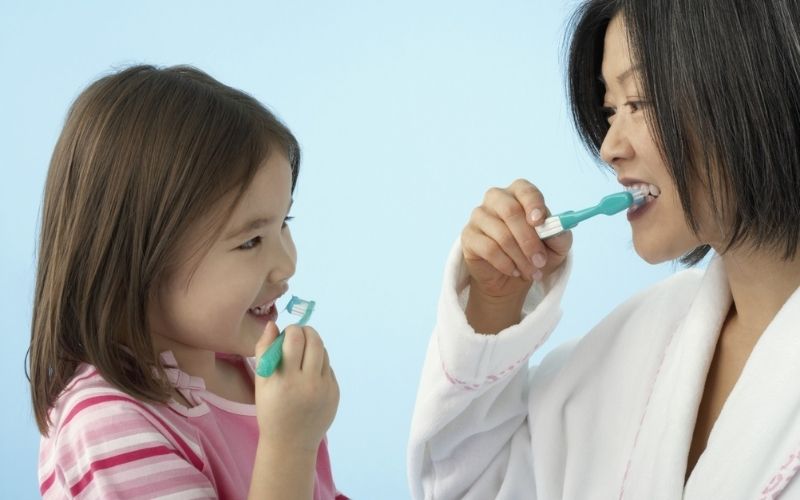 Những điều bố mẹ cần ghi nhớ khi đánh răng cho bé Những điều bố mẹ cần ghi nhớ khi đánh răng cho bé