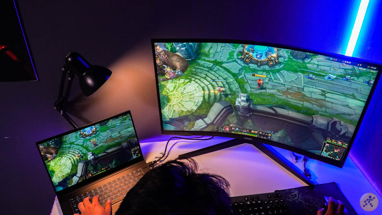 Màn hình LCD Samsung Gaming 32 inch giúp bạn kiểm soát bản đồ dễ dàng