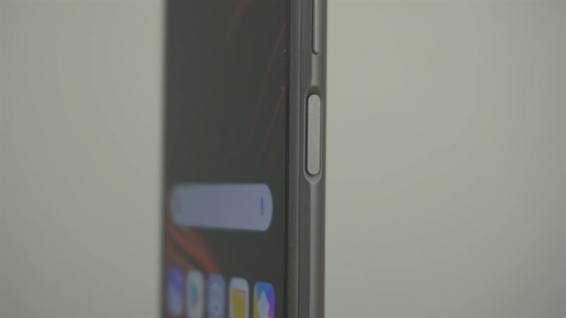 POCO M3 có cảm biến vân tay được đặt bên cạnh phải màn hình