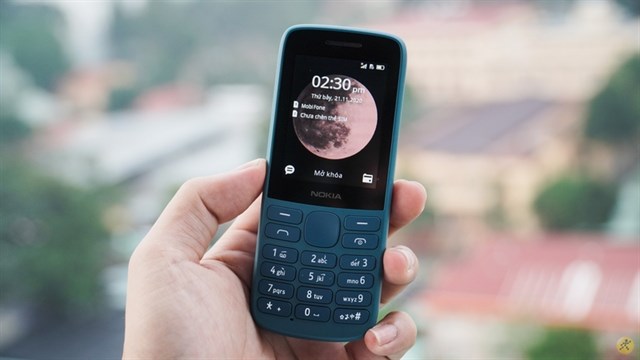 Siêu bền Nokia 215 trắng màn hình với thiết kế độc đáo