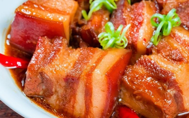 How to make delicious braised pork with beautiful color without coconut water