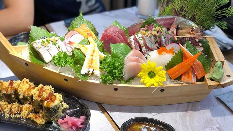 Sushi tại Kohaku Sushi Vạn Hạnh Mall