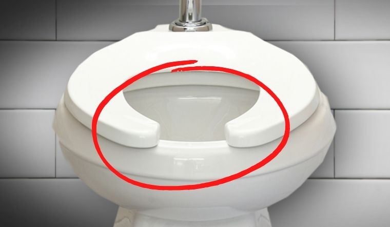Tại sao một số nắp bồn vệ sinh lại có khoảng trống ở trước?