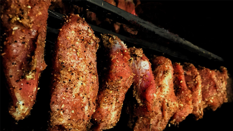 Thịt xông khói là gì? Các món ăn từ thịt hun khói ngon dễ làm