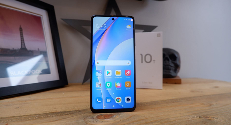 Xiaomi Mi 10T Lite với thiết kế tương đối đơn giản