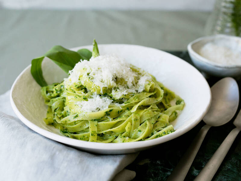 Gà nướng rau củ sốt Pesto