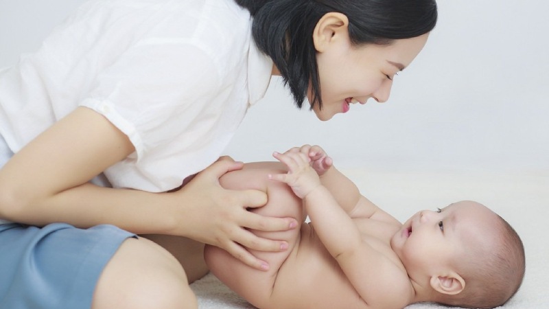 Vì sao massage sẽ giúp trẻ cao lớn, phát triển hơn?