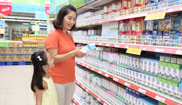những tiêu chí mà các bậc cha mẹ cần lưu ý khi mua sản phẩm cho con những tiêu chí mà các bậc cha mẹ cần lưu ý khi mua sản phẩm cho con