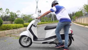 Trời lạnh khiến xe máy khó khởi động phải làm sao?
