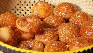 Cách làm bánh cam đường mè nhân đậu xanh cực ngon giòn