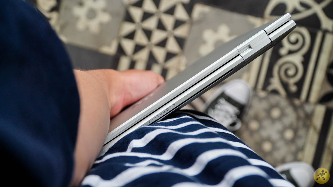 Cảm giác cầm nắm HP EliteBook X360 830 G7 thật sự thoải mái Cảm giác cầm nắm HP EliteBook X360 830 G7 thật sự thoải mái