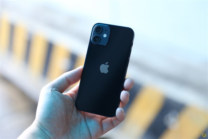 Top smartphone 'đỉnh' nhất năm 2020, hai ông lớn Apple và Samsung đua nhau lên top (phần 2)