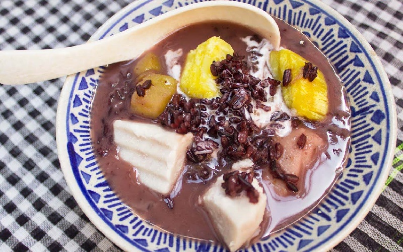 Chè nếp cẩm khoai môn