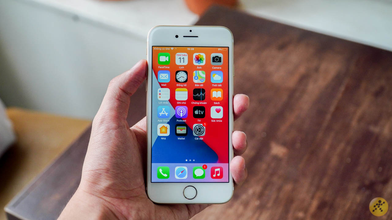 Các góc máy được bo cong cho cảm giác cầm nắm dễ chịu