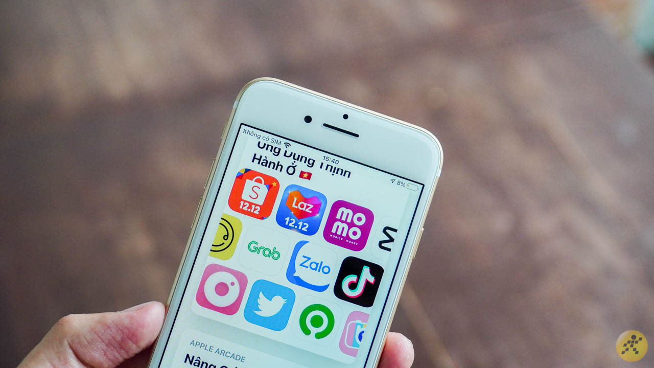 iPhone 7 có viền cạnh trên và dưới hơi dày