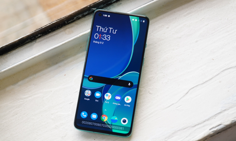 OnePlus 8T với thiết kế trẻ trung và năng động