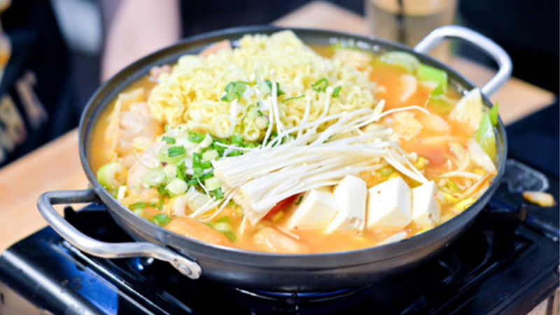 2 cach lam lau tokbokki chuan vi han quoc ngon de lam tai nha 202106301514497537