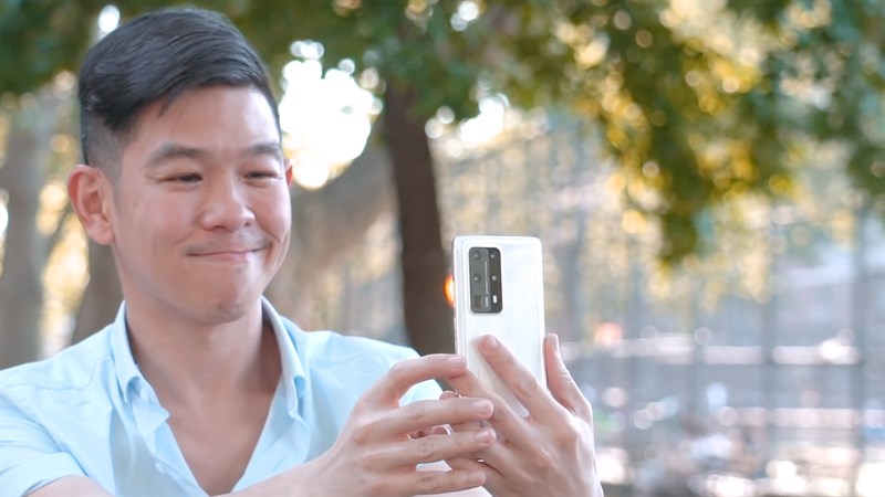 Camera trước 32 MP của P40 Pro Plus được TechRadar đánh giá rất cao.