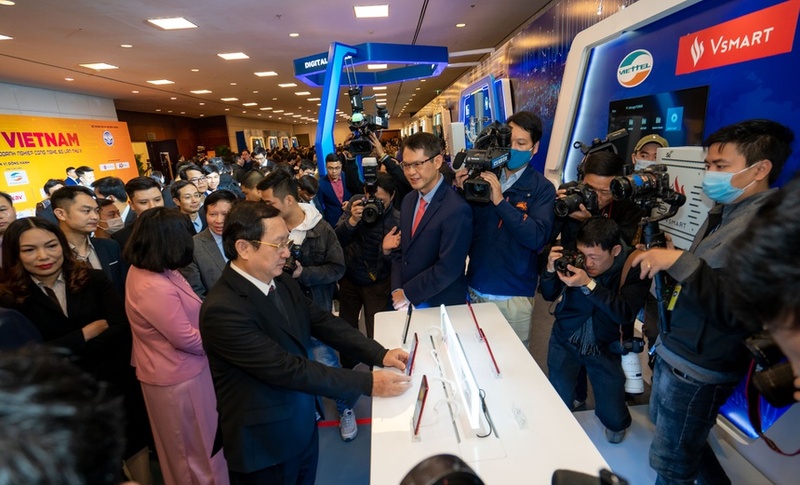 Người dùng hào hứng trải nghiệm Vsmart 5G