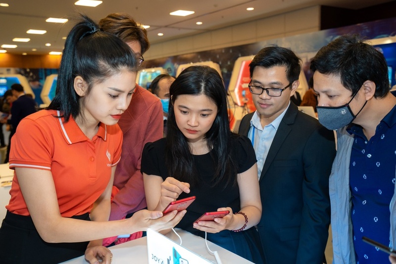 Người dùng hào hứng trải nghiệm Vsmart 5G