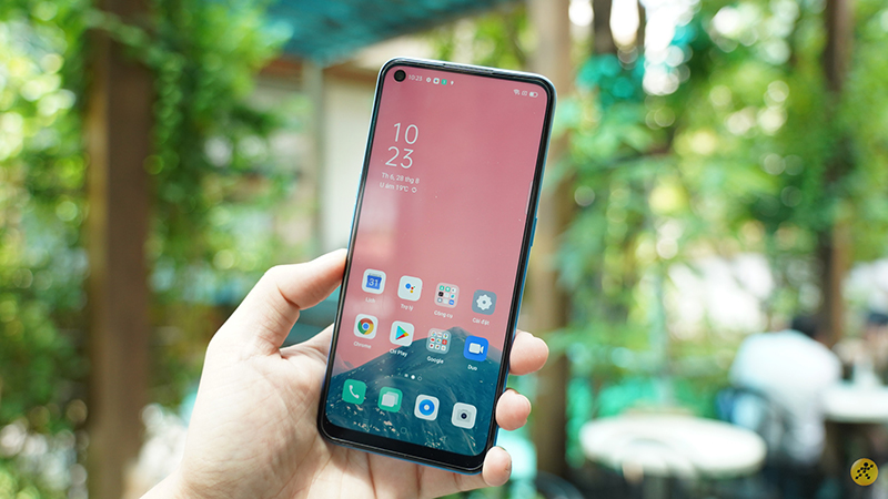 OPPO A53 có thiết kế khá thanh lịch với mức giá phải chăng