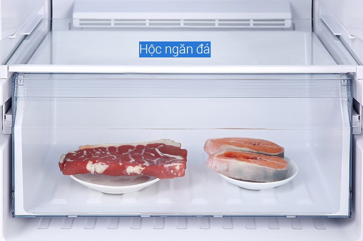 Ngăn đông còn được thiết kế thêm hộc đựng các loại thịt cá riêng biệt