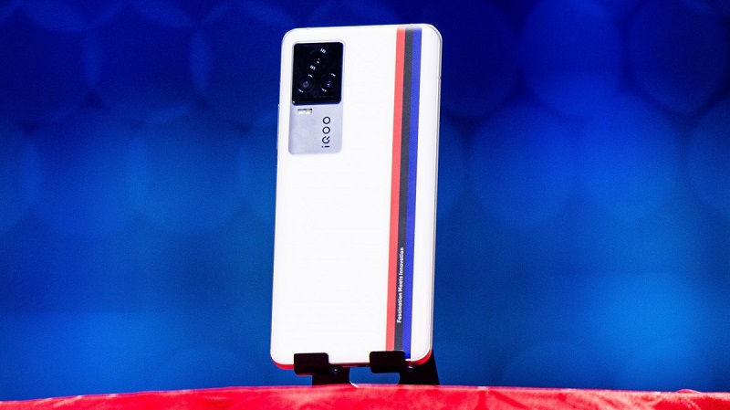 Vivo iQOO 7 lộ điểm hiệu năng ấn tượng kèm cấu hình mạnh mẽ trên AnTuTu: Snapdragon 888, RAM 12GB và chạy Android 11 Vivo iQOO 7 lộ điểm hiệu năng ấn tượng kèm cấu hình mạnh mẽ trên AnTuTu: Snapdragon 888, RAM 12GB và chạy Android 11