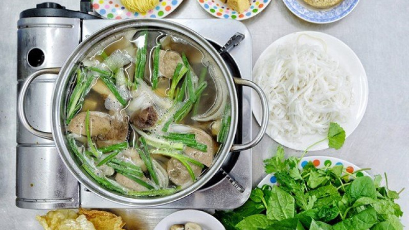 Lẩu bò A Khén