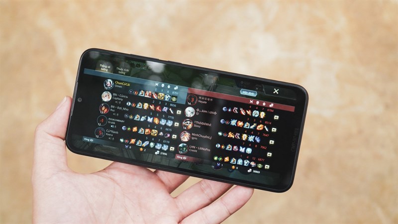 Trên tay Redmi 9C sở hữu viên pin khủng long giúp bạn chiến game thoải mái