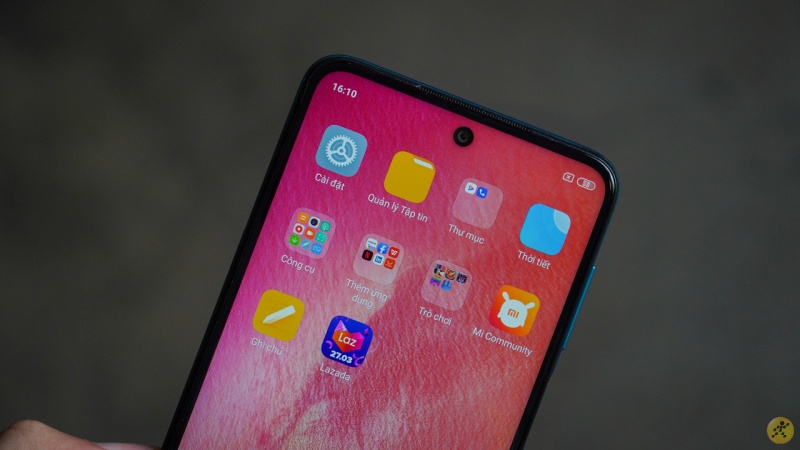 Dòng Redmi K40 được cho là có màn hình đục lỗ