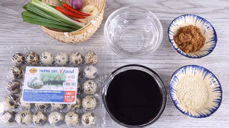 How to make delicious quail eggs soaked in soy sauce and served with rice