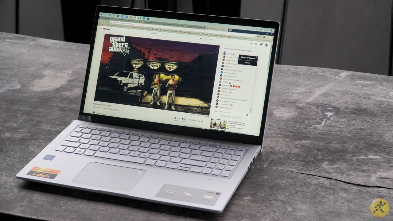 Khả năng hiển thị ngoài trời của màn hình ở mức khá