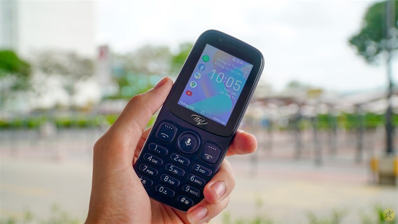 Trên tay Itel it9200: Điện thoại cơ bản đa chức năng, có GPS, wifi, phát được cả 4G cho máy khác cùng xài Trên tay Itel it9200: Điện thoại cơ bản đa chức năng, có GPS, wifi, phát được cả 4G cho máy khác cùng xài
