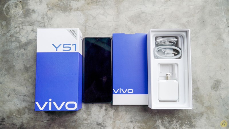 Vivo Y51 2020 với đầy đủ phụ kiện bên trong Vivo Y51 2020 với đầy đủ phụ kiện bên trong
