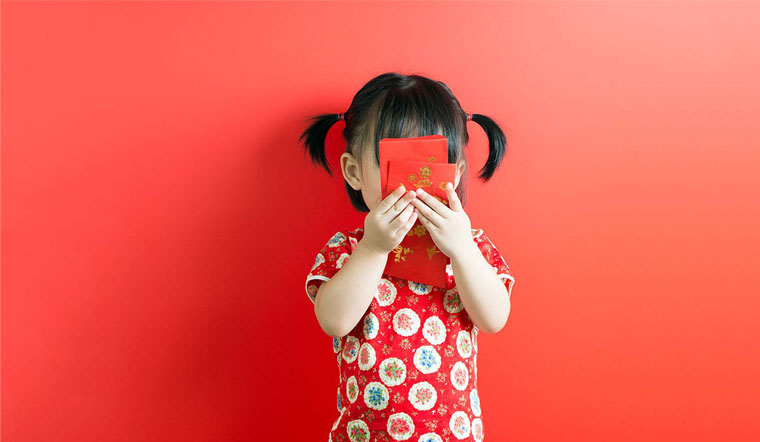 Lì xì bị trẻ con chê ít phải ứng xử như thế nào?