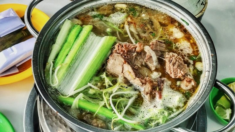 Bún bò Huế Giáo Toàn