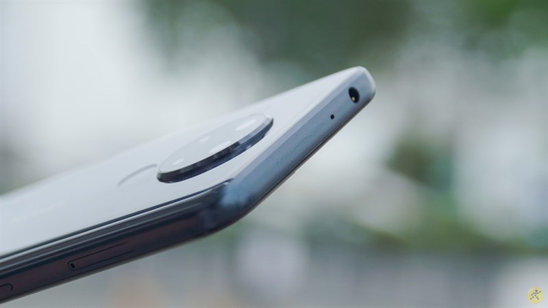 Cạnh trên của Nokia 5.4