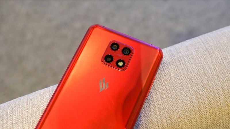 Vsmart Aris 5G Pro xuất hiện với thiết kế sang trọng cùng 3 camera sau Vsmart Aris 5G Pro xuất hiện với thiết kế sang trọng cùng 3 camera sau