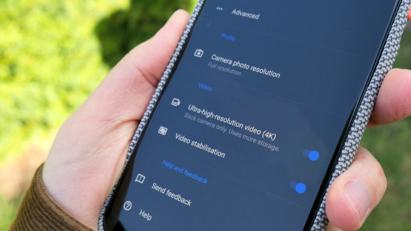 Google Pixel 4 XL với chế độ quay video 4K.