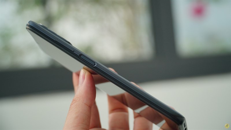 Cạnh phải của Xiaomi Redmi 9T Cạnh phải của Xiaomi Redmi 9T