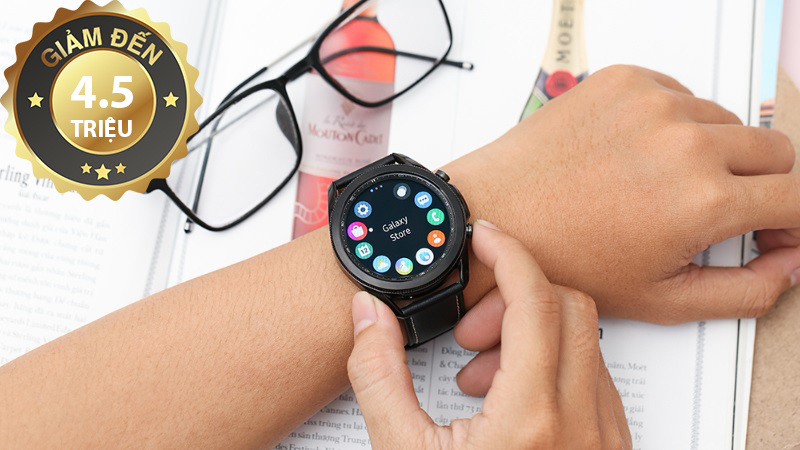 Samsung Galaxy Watch 3 45 mm với dây da bằng thép đen Samsung Galaxy Watch 3 45 mm với dây da bằng thép đen