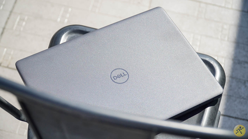 Thiết kế mặt lưng của Dell Vostro 3401