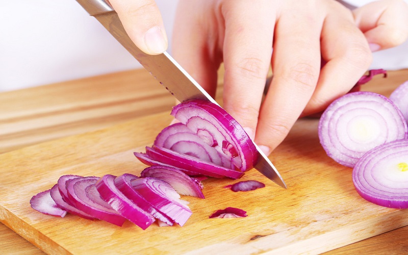 Cutting onions without crying